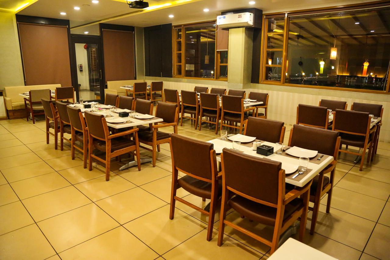 Hotel Saheb Panvel Exterior foto